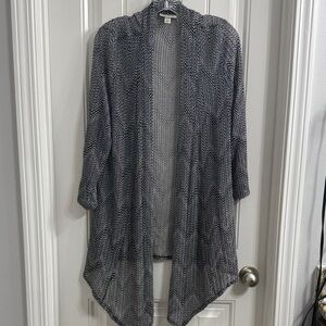 Dress Barn Women's Black and White Open Front Light Weight Sweater Size 14/16